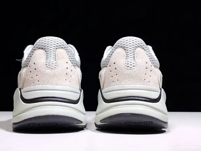 v2 Yeezy Adidas 700 Salt Boost EG7487 0513